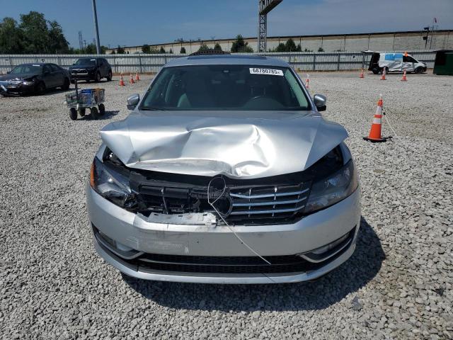 2015 VOLKSWAGEN PASSAT SEL 1VWCV7A30FC015070