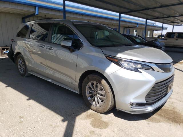 2021 TOYOTA SIENNA XLE 5TDJSKFC7MS029672