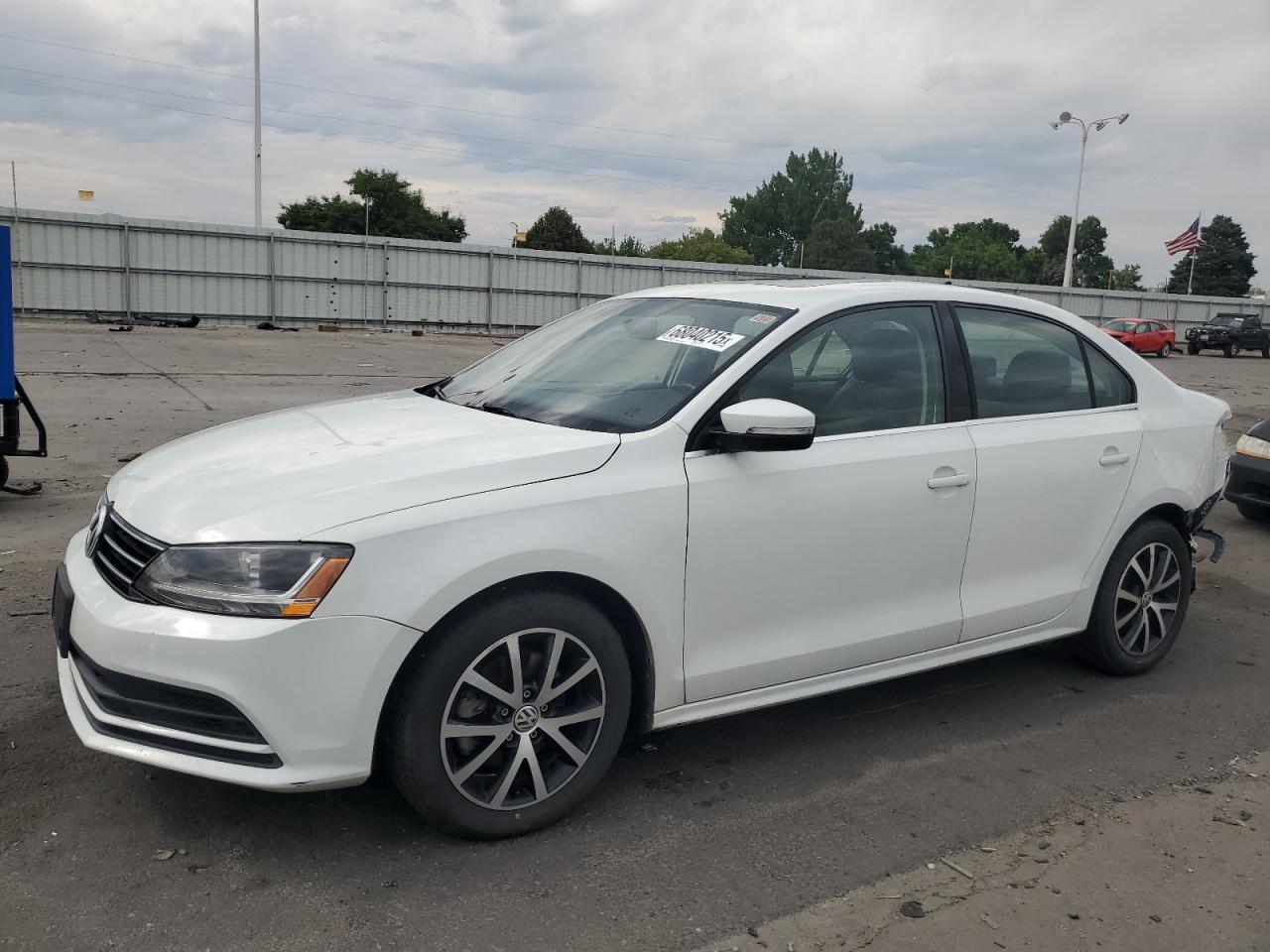 VOLKSWAGEN JETTA SE