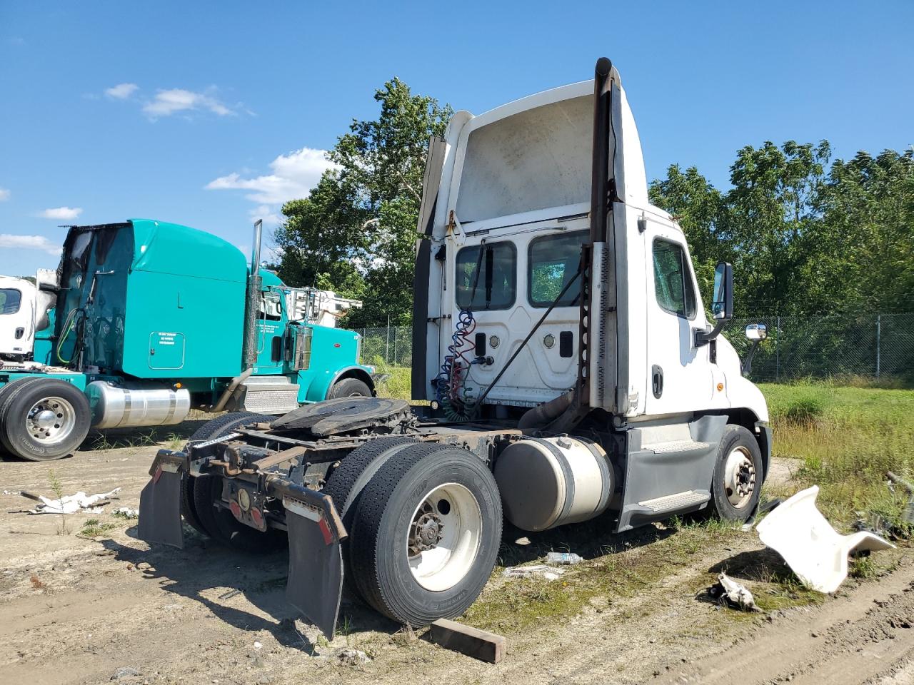 Lot #3248528600 2016 FREIGHTLINER CASCADIA