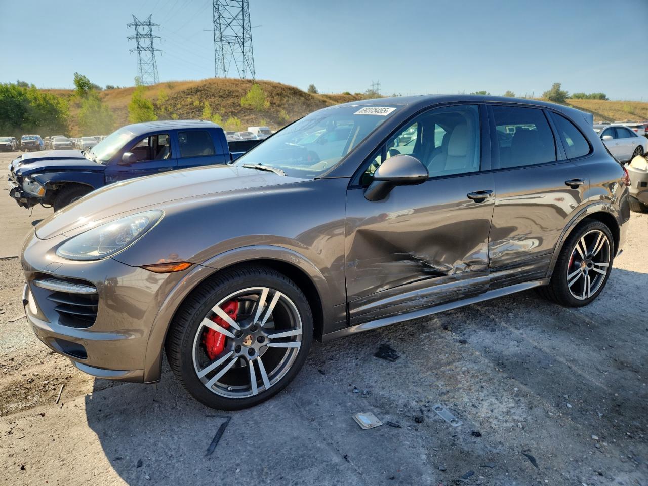 PORSCHE CAYENNE GTS
