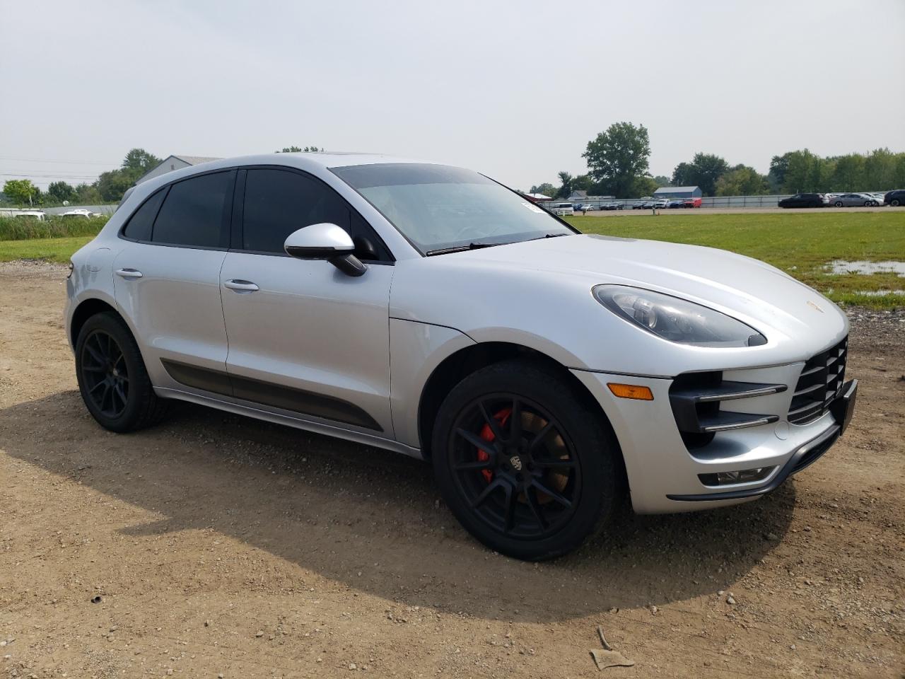 PORSCHE MACAN TURBO
