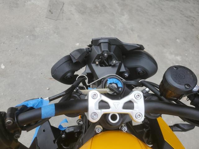 2025 TRIUMPH MOTORCYCLE STREET TRI SMTA614K4STCB1725