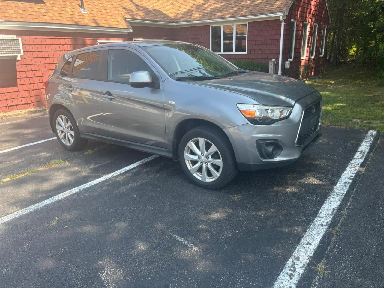 MITSUBISHI OUTLANDER ES