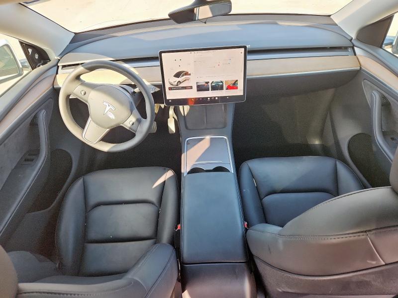 2024 TESLA MODEL Y 7SAYGDEE2RA275913