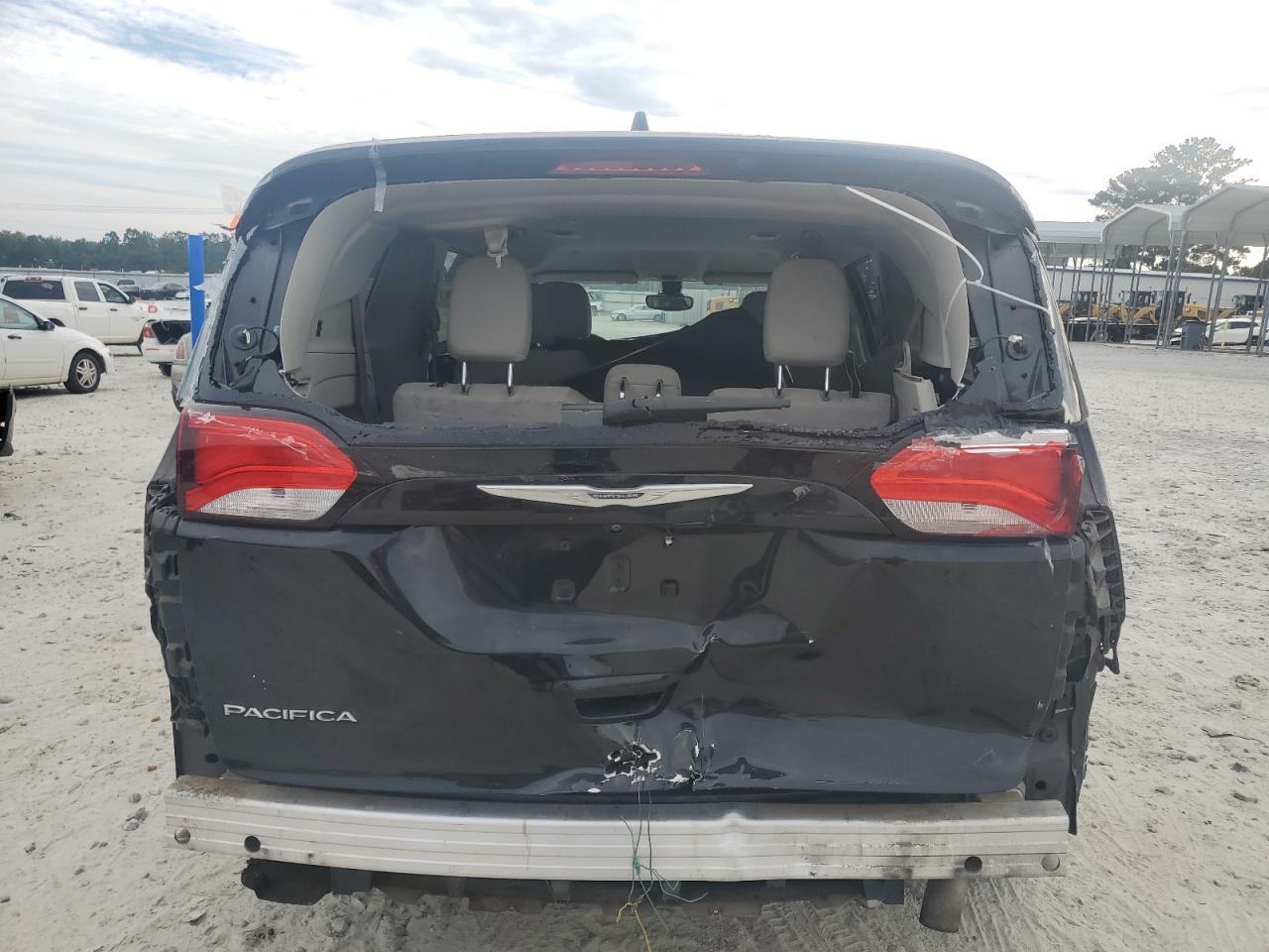 CHRYSLER PACIFICA TOURING