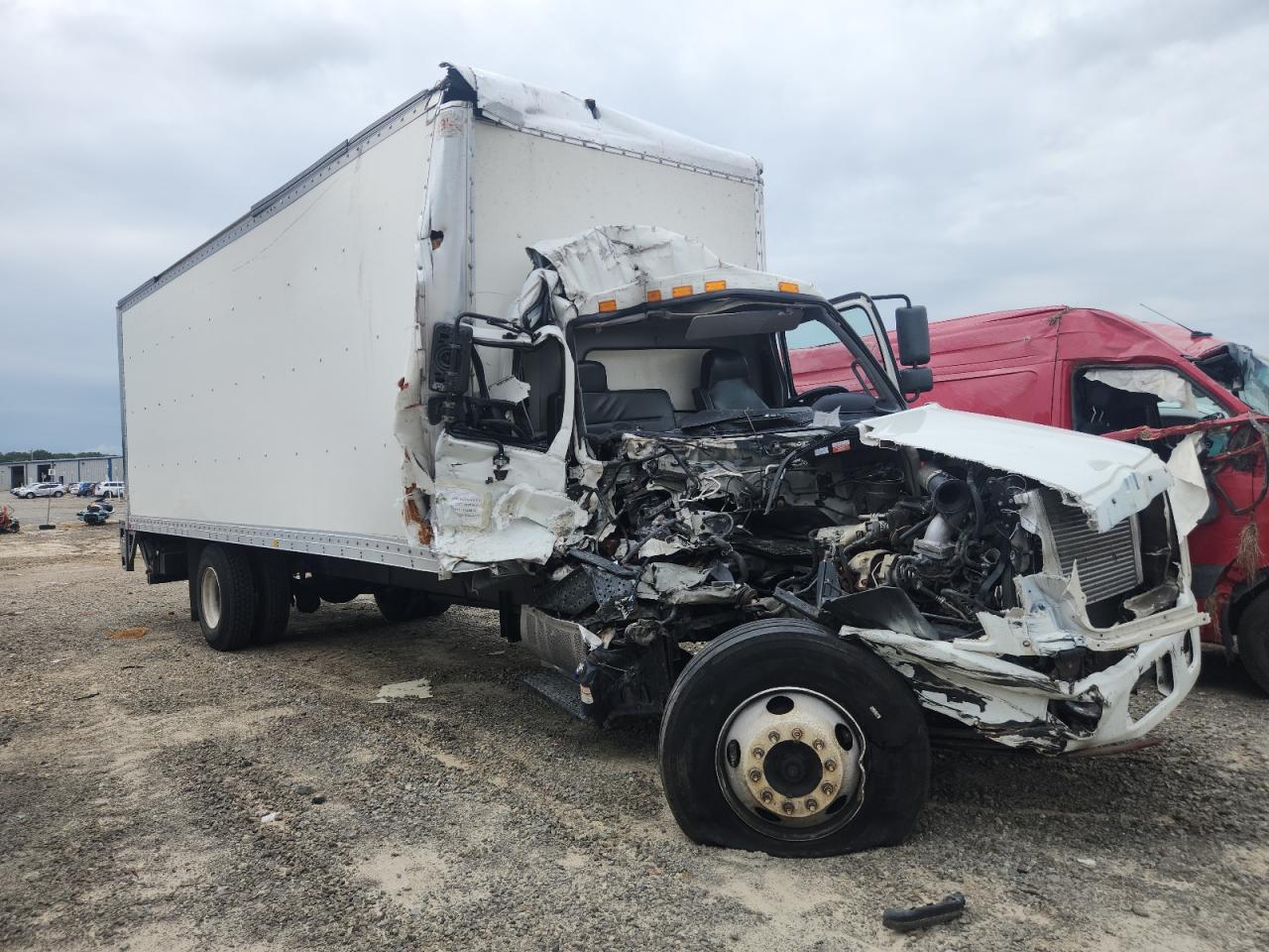 Lot #3302644006 2020 HINO 258/268