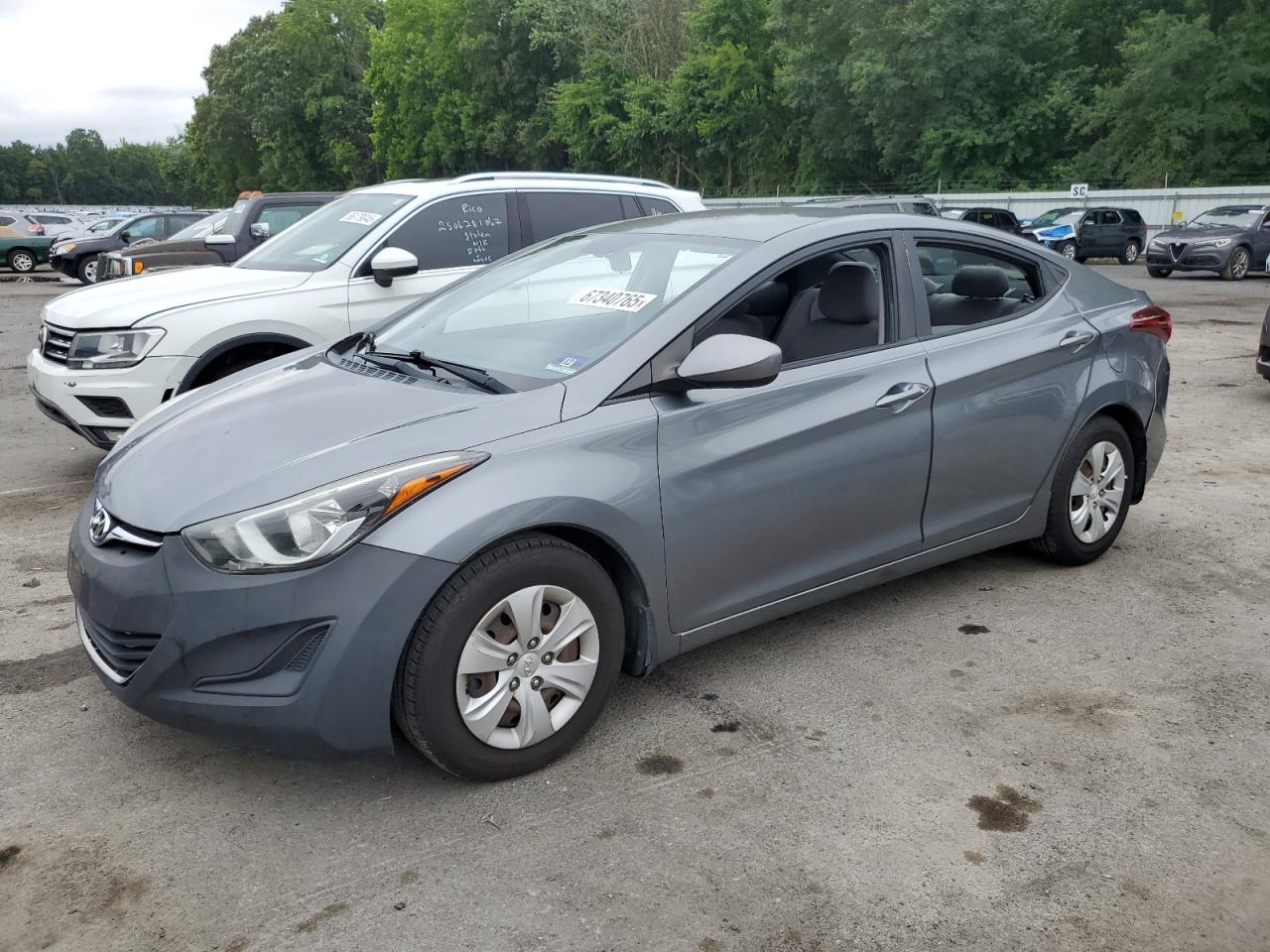 HYUNDAI ELANTRA SE