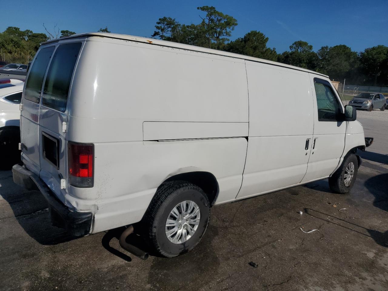 Lot #3318922928 2003 FORD ECONOLINE CARGO E-15
