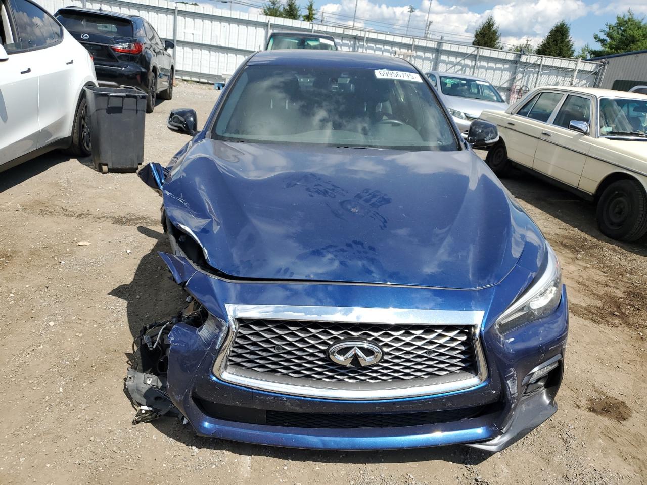INFINITI Q50 RED SPORT 400