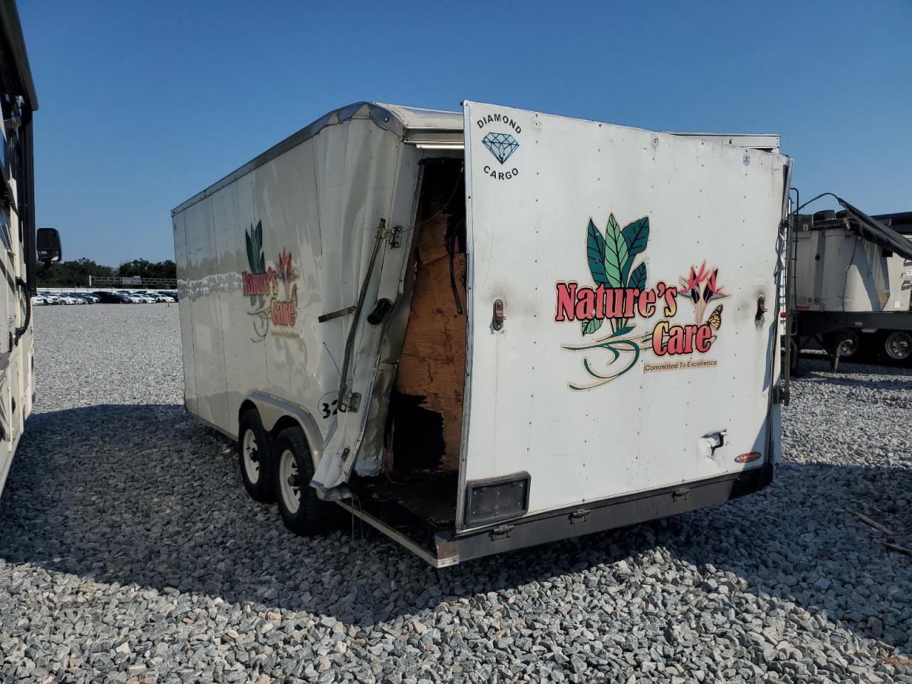 Lot #3302729073 2017 DIAMOND CARGO UNKNOWN