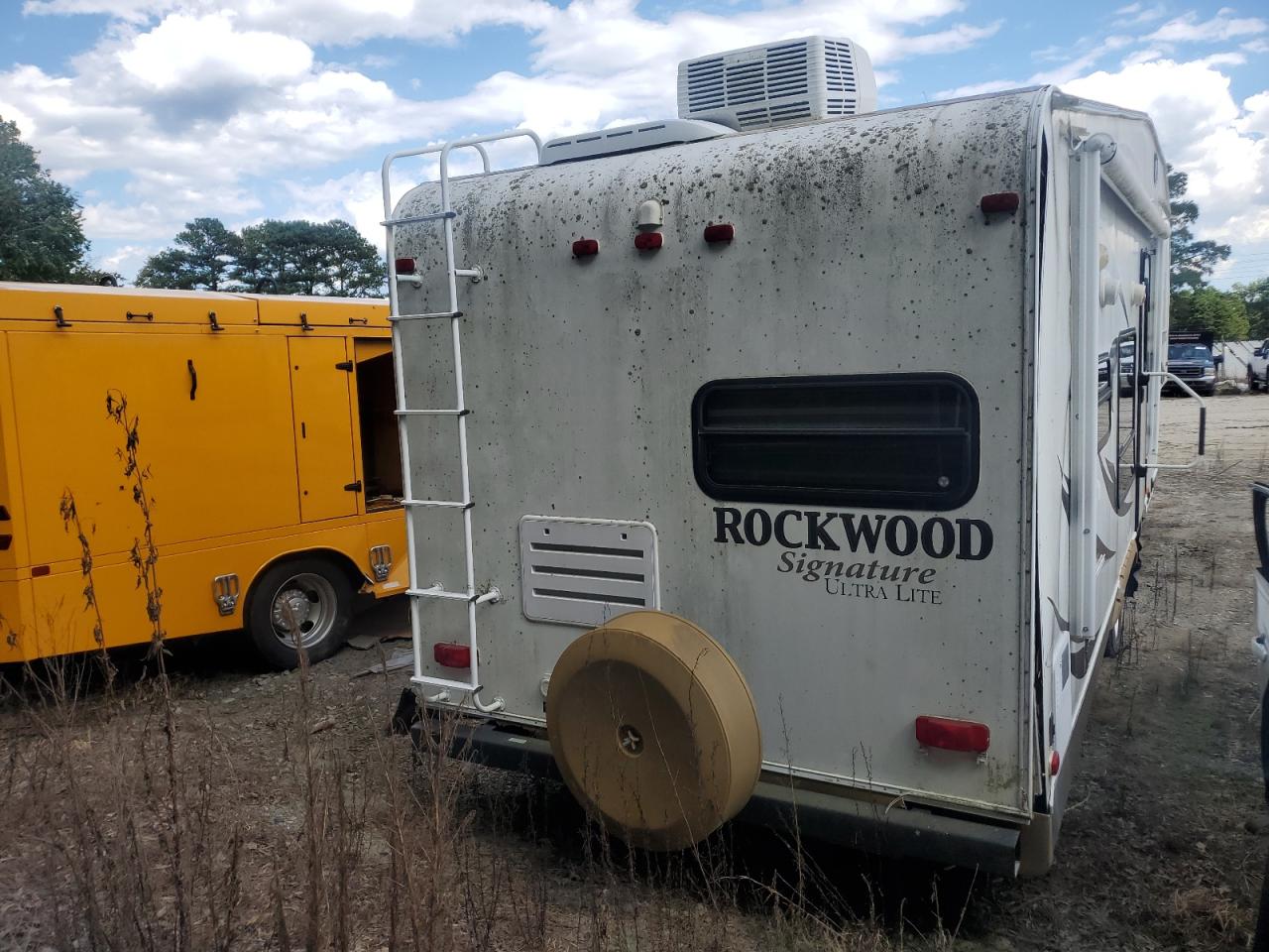Lot #3301815398 2013 ROCKWOOD ULTRA V