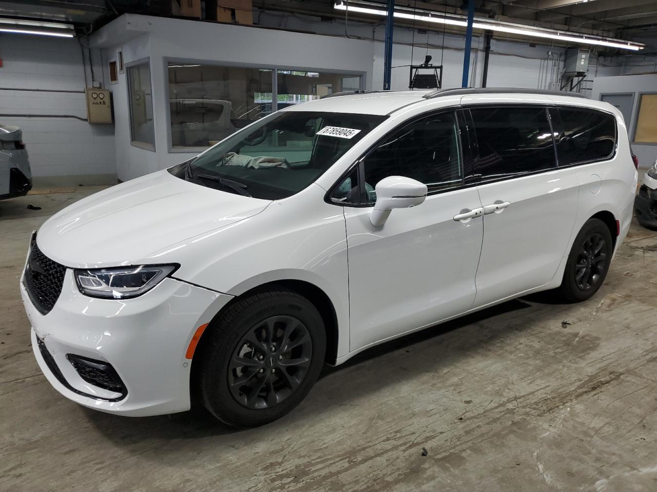 CHRYSLER PACIFICA TOURING L