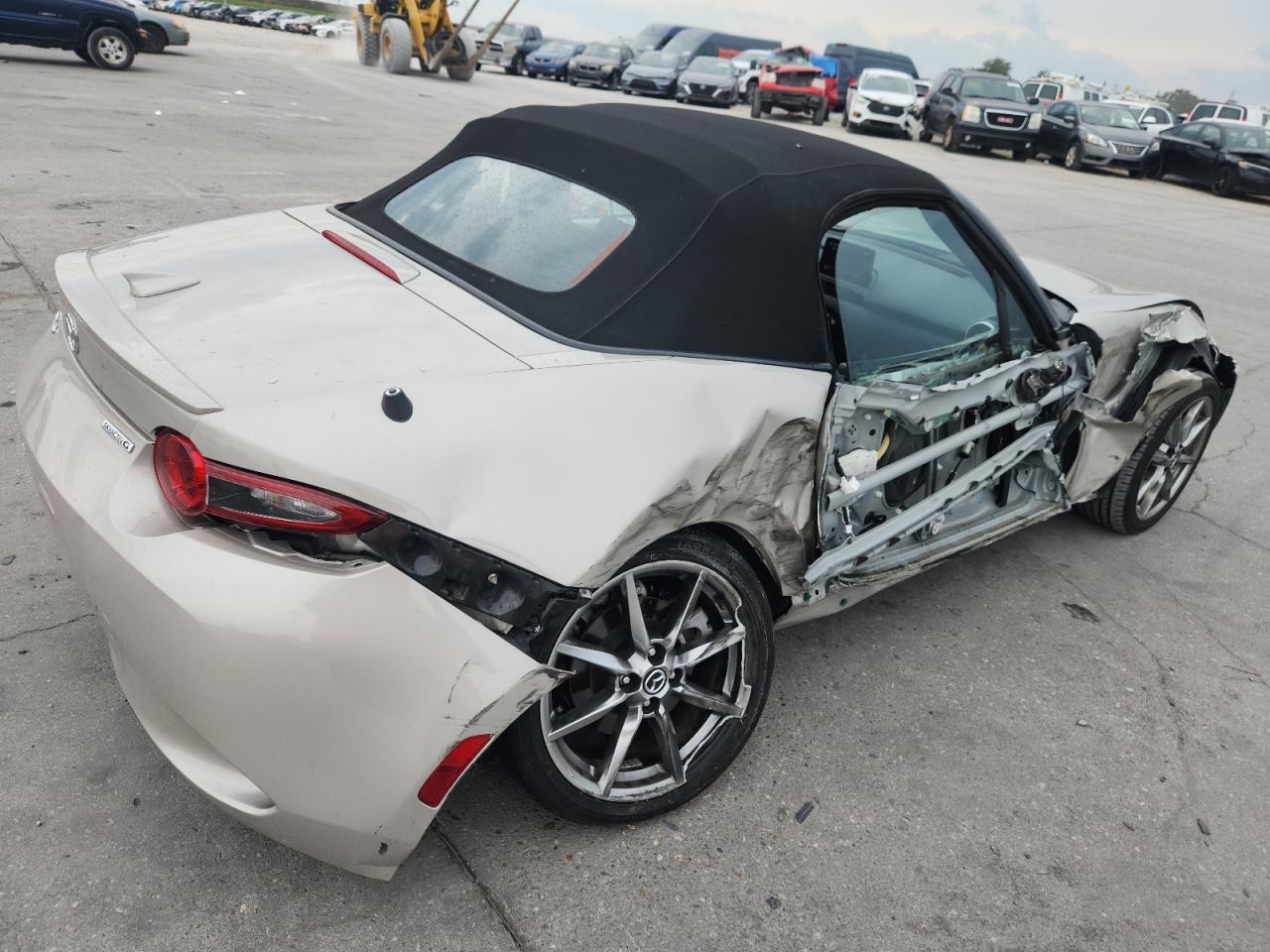 MAZDA MX-5 GRAND TOURING