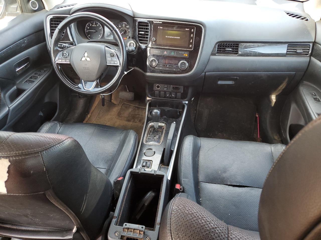 MITSUBISHI OUTLANDER SE