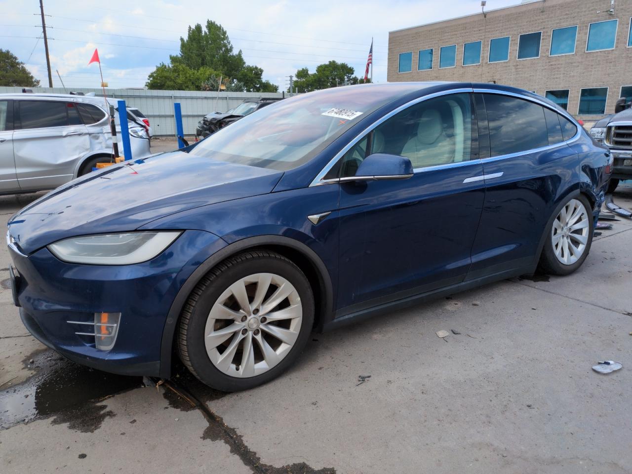TESLA MODEL X