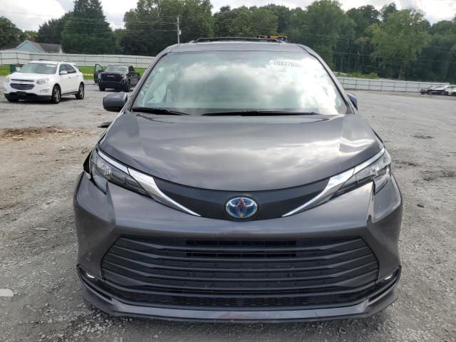 2025 TOYOTA SIENNA XLE 5TDYRKEC5SS225697