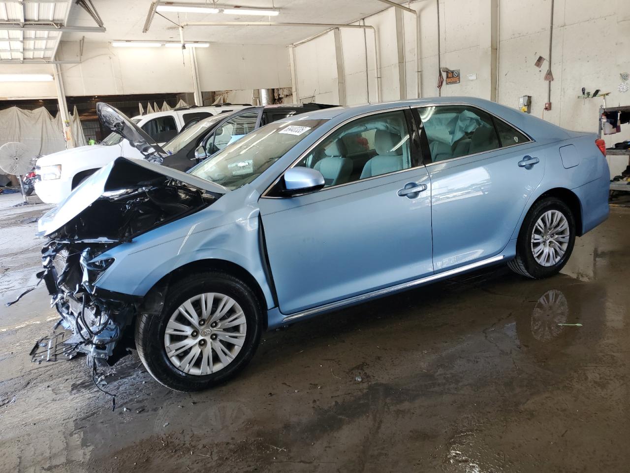 TOYOTA CAMRY BASE