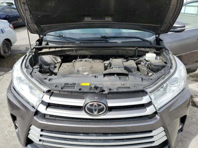 2019 TOYOTA HIGHLANDER LE 5TDBZRFHXKS993989