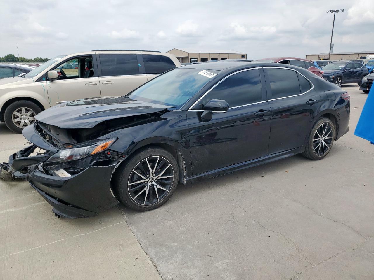 TOYOTA CAMRY SE NIGHT SHADE