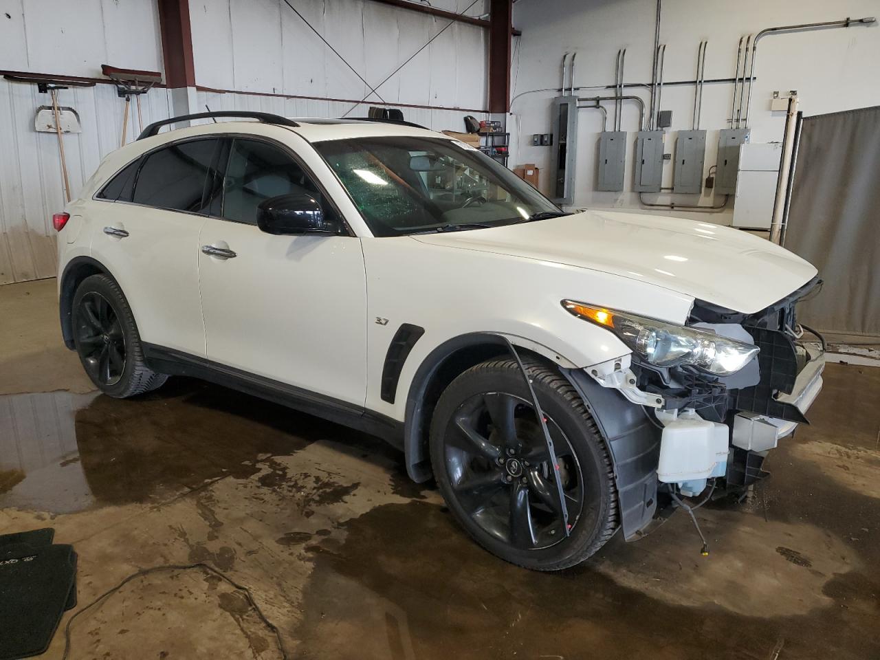 INFINITI QX70