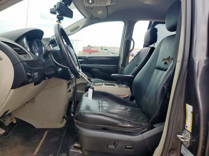 2015 CHRYSLER TOWN & COU 2C4RC1CG1FR514242