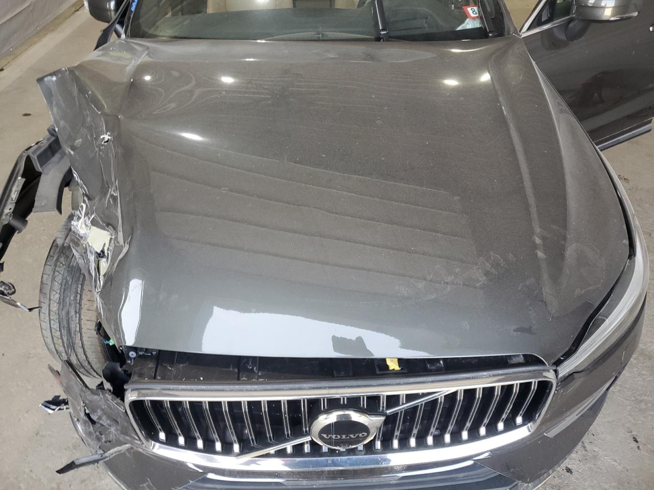 VOLVO XC60 B5 INSCRIPTION