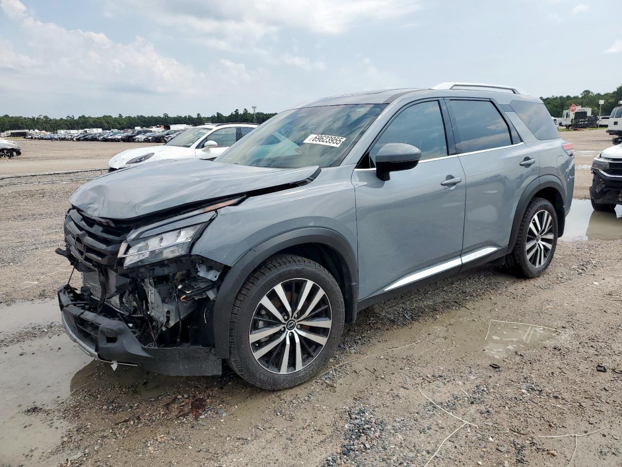 NISSAN PATHFINDER PLATINUM