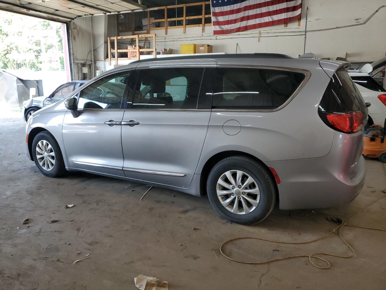 CHRYSLER PACIFICA TOURING L