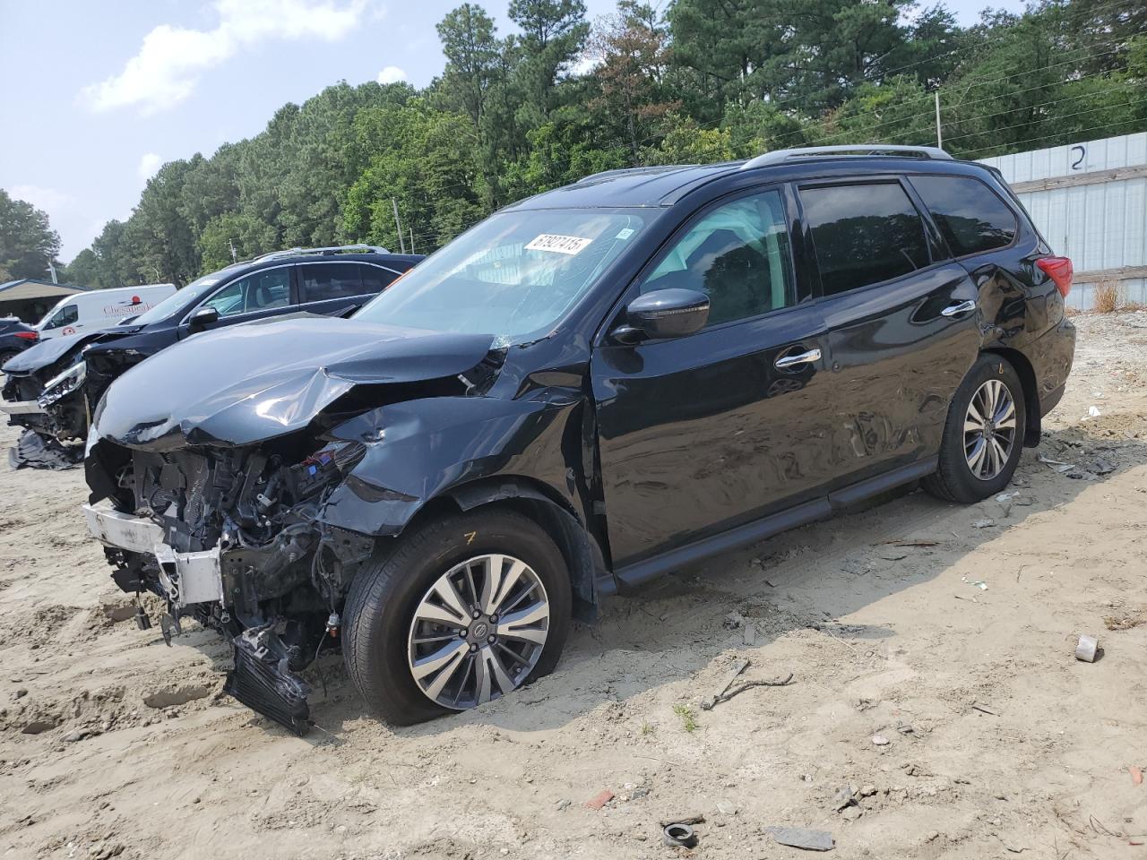  Salvage Nissan Pathfinder