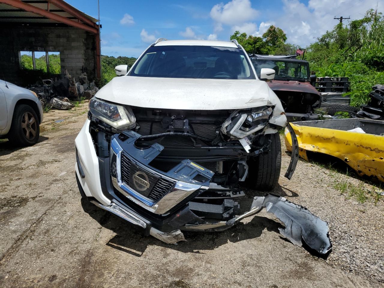 Lot #3304107485 2017 NISSAN ROGUE S