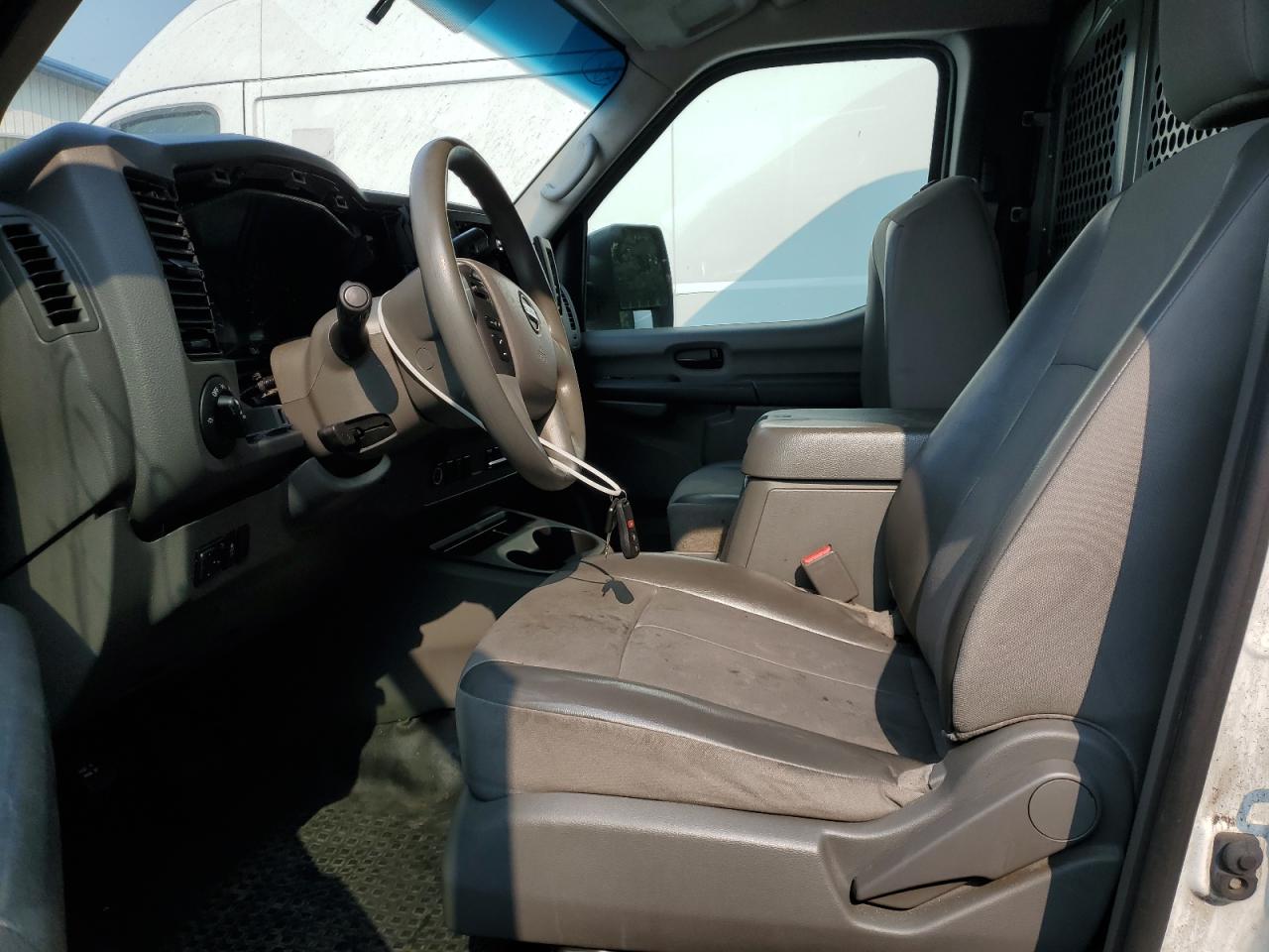 NISSAN NV2500 2500 S