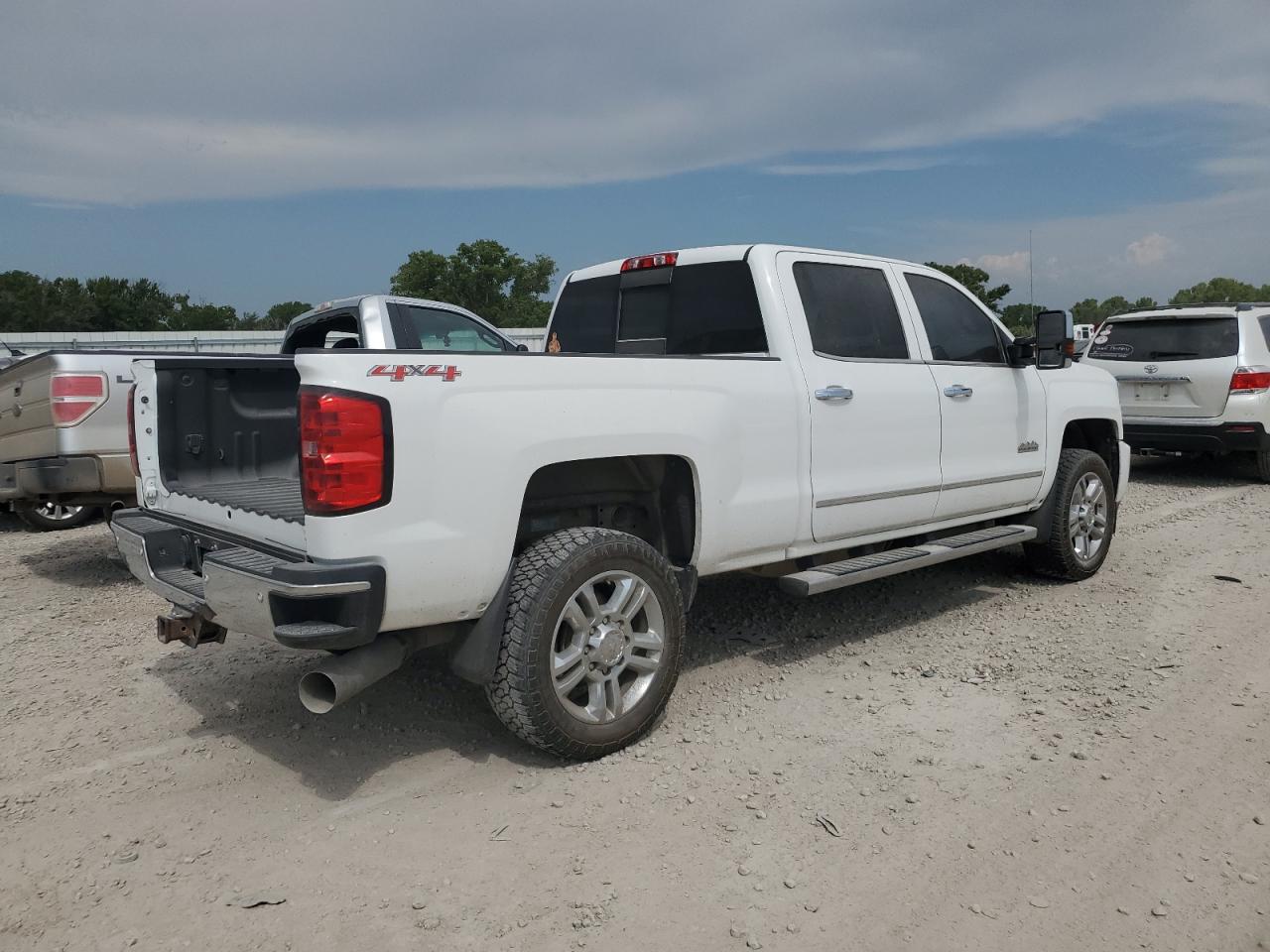 CHEVROLET SILVERADO K2500 HIGH COUNTRY