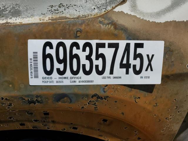 2018 HYUNDAI TUCSON SE KM8J23A48JU670760