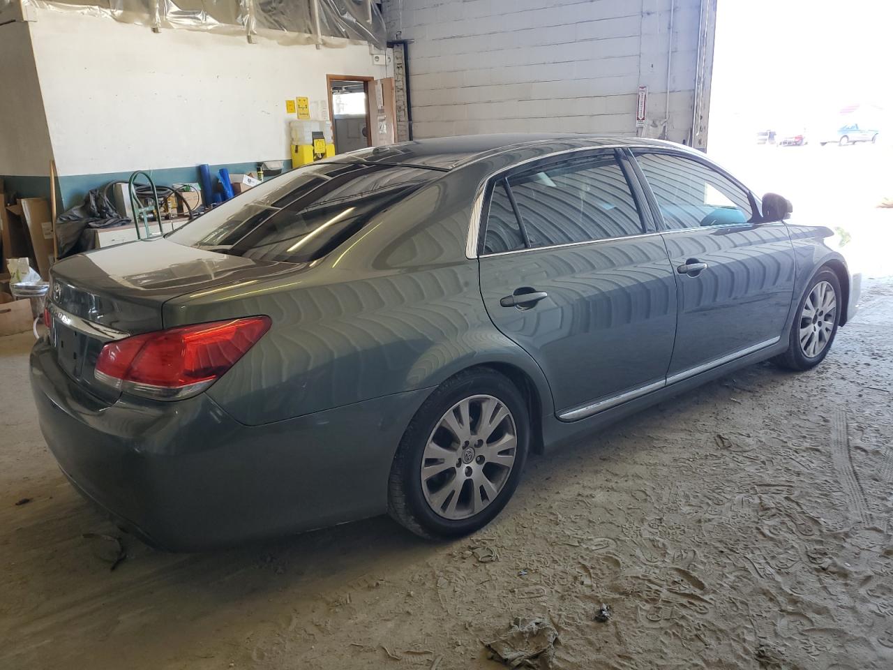 TOYOTA AVALON BASE