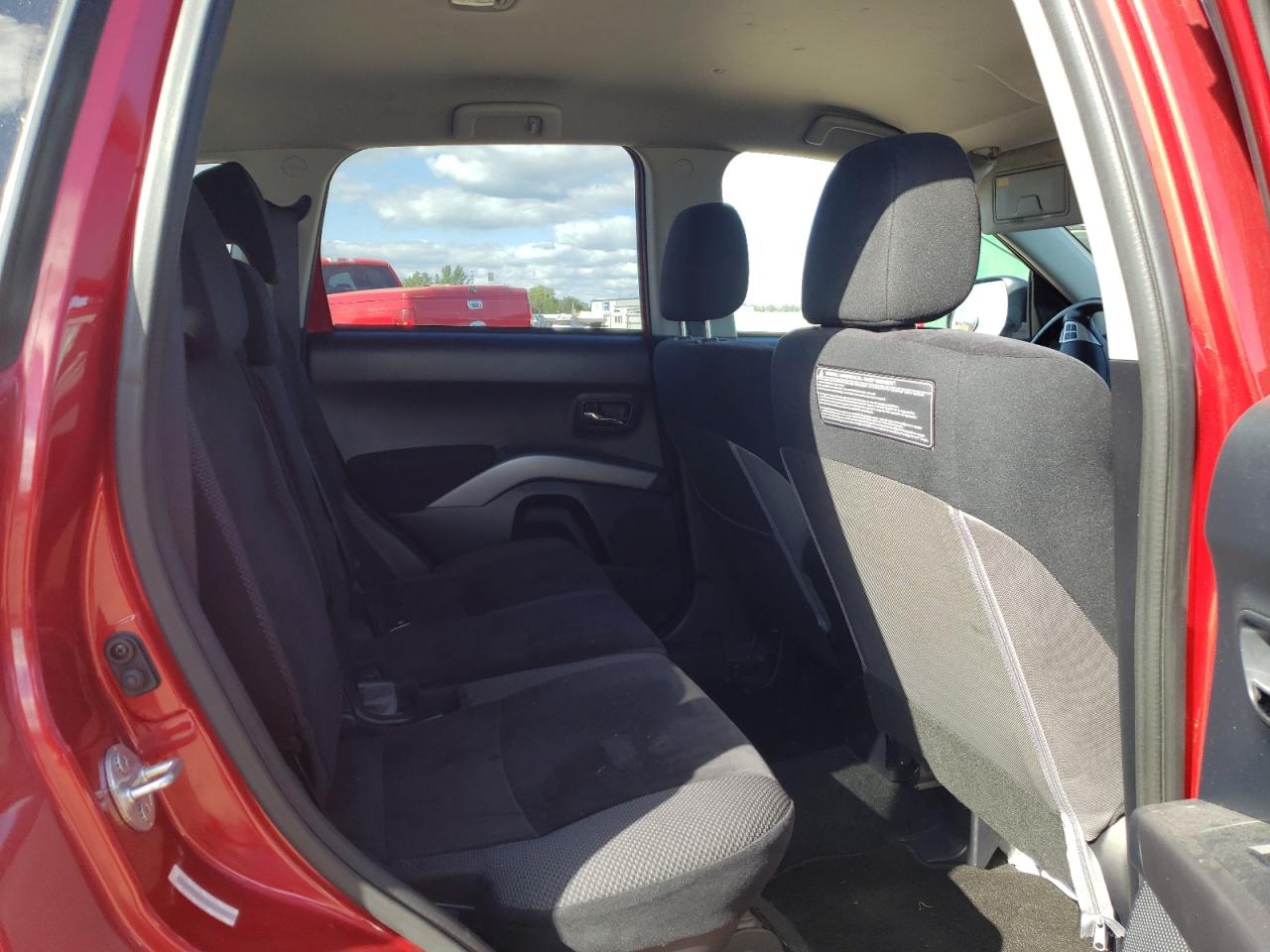 MITSUBISHI OUTLANDER ES