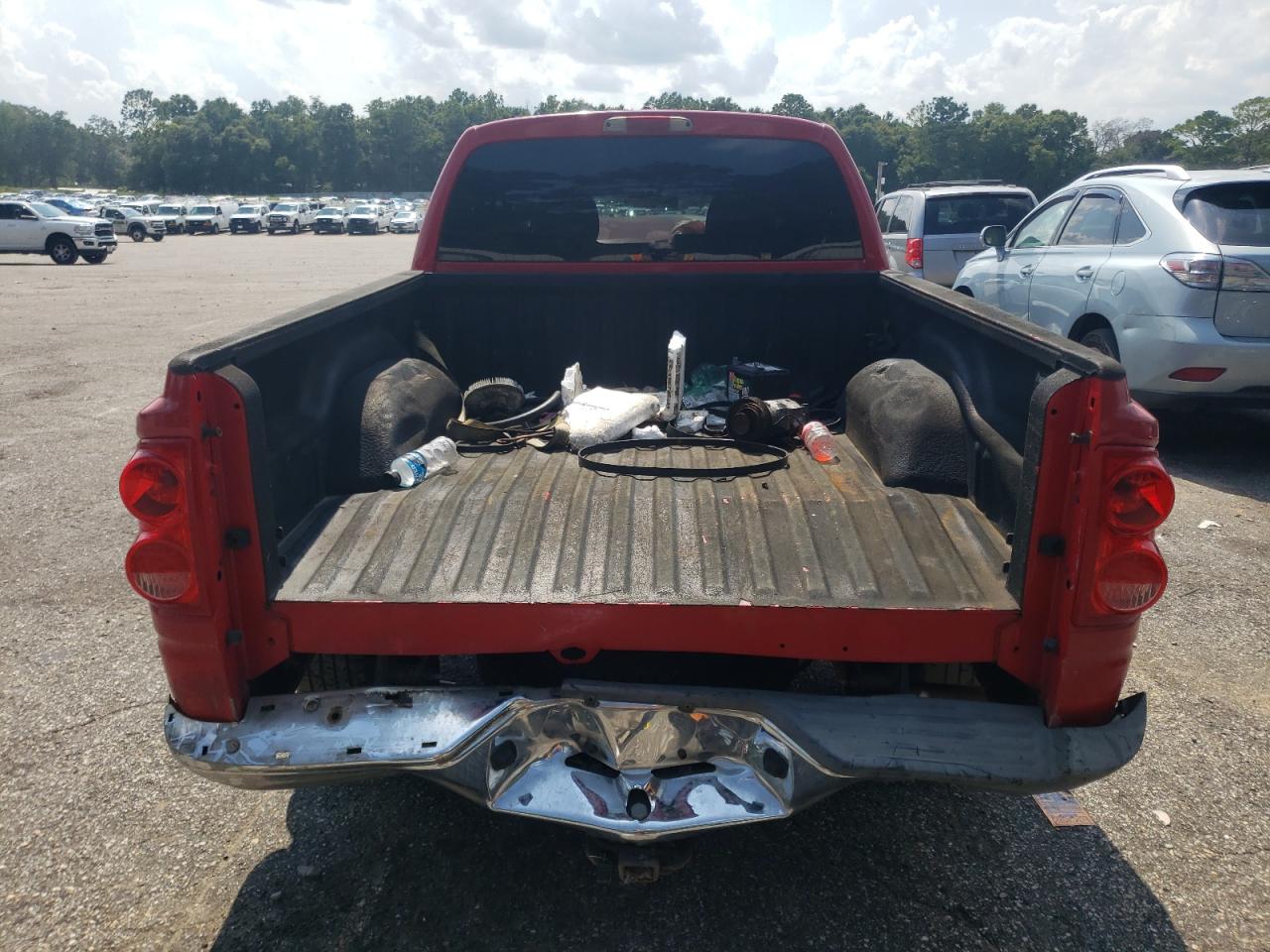 Lot #3242596570 2005 DODGE DAKOTA QUA
