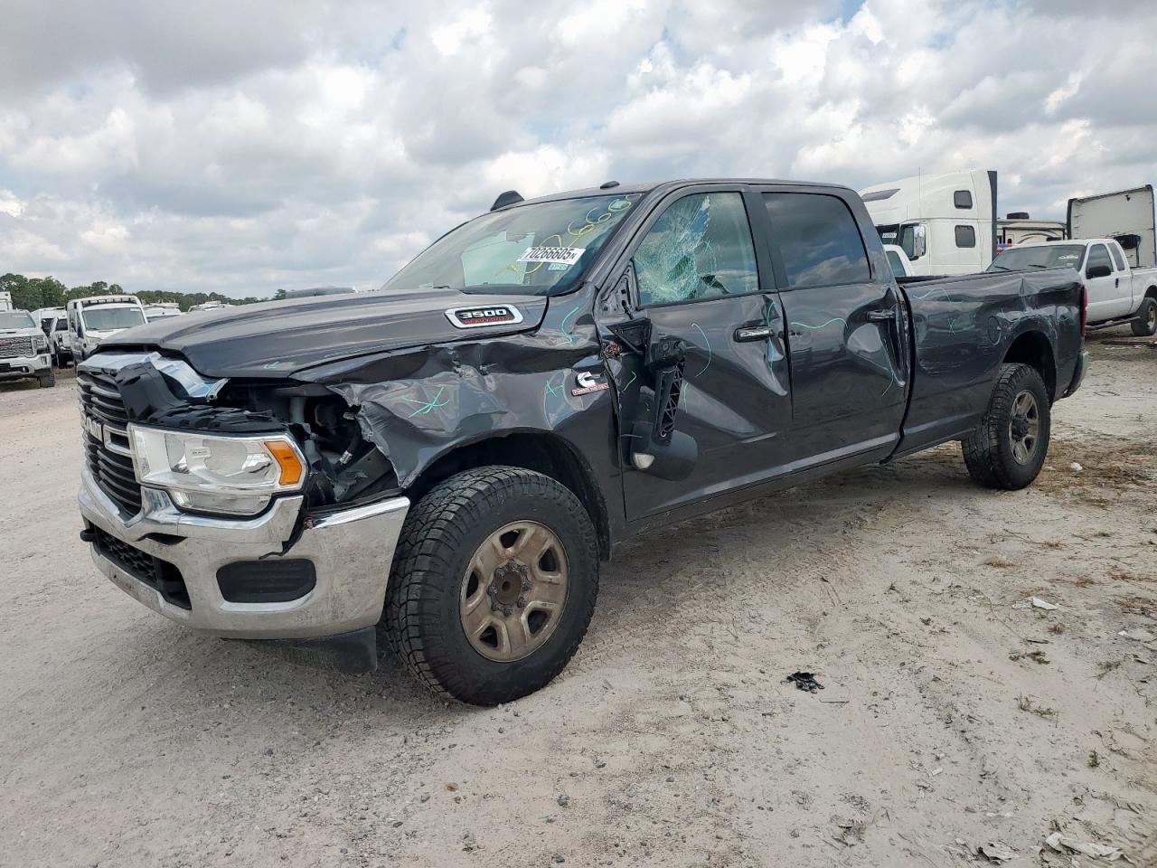 RAM 3500 BIG HORN