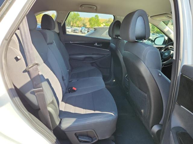 2016 KIA SORENTO LX 5XYPG4A36GG050187
