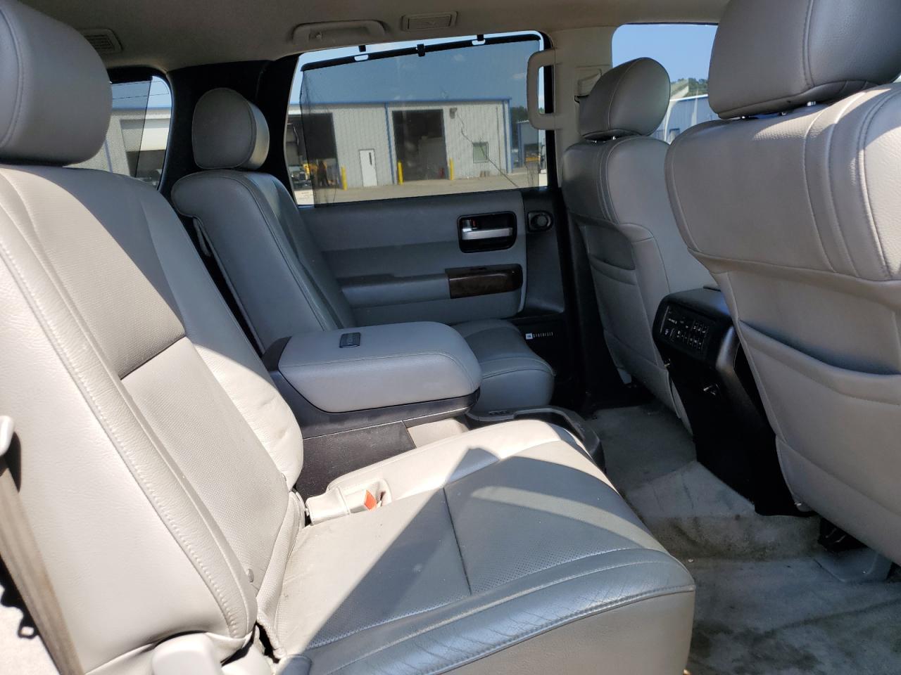 TOYOTA SEQUOIA PLATINUM