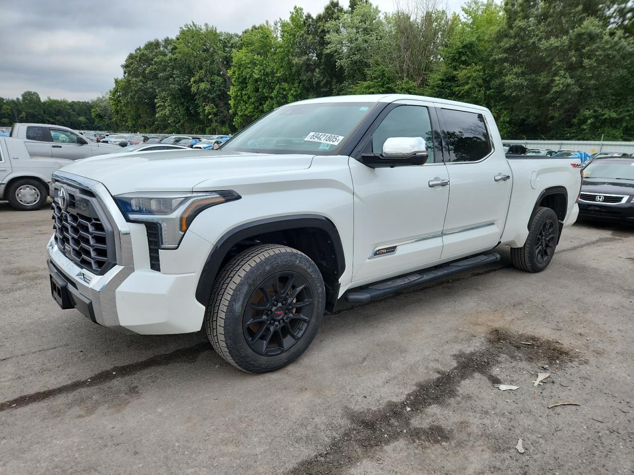TOYOTA TUNDRA CREWMAX PLATINUM