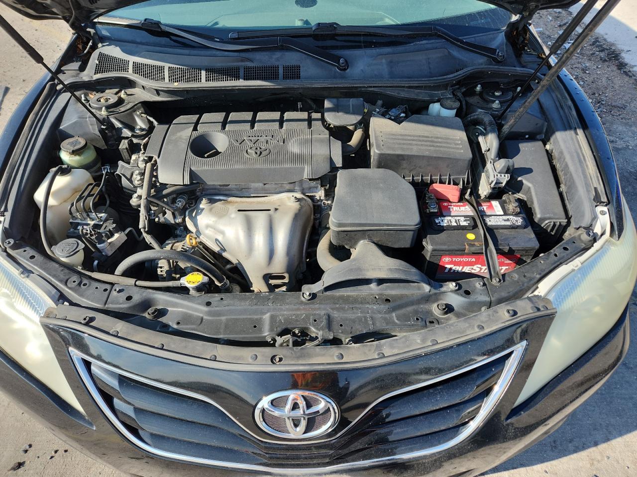 TOYOTA CAMRY BASE