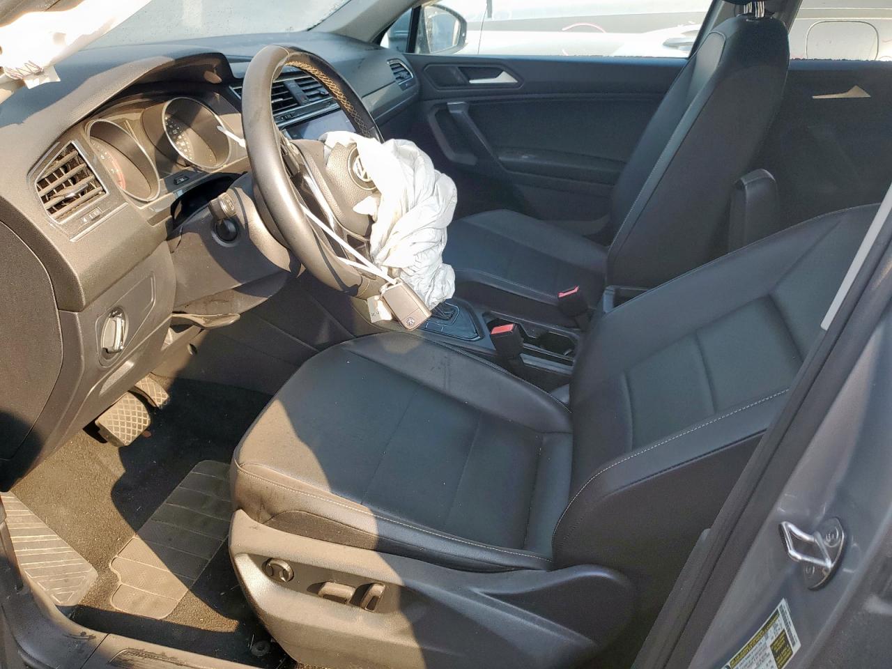 VOLKSWAGEN TIGUAN SE