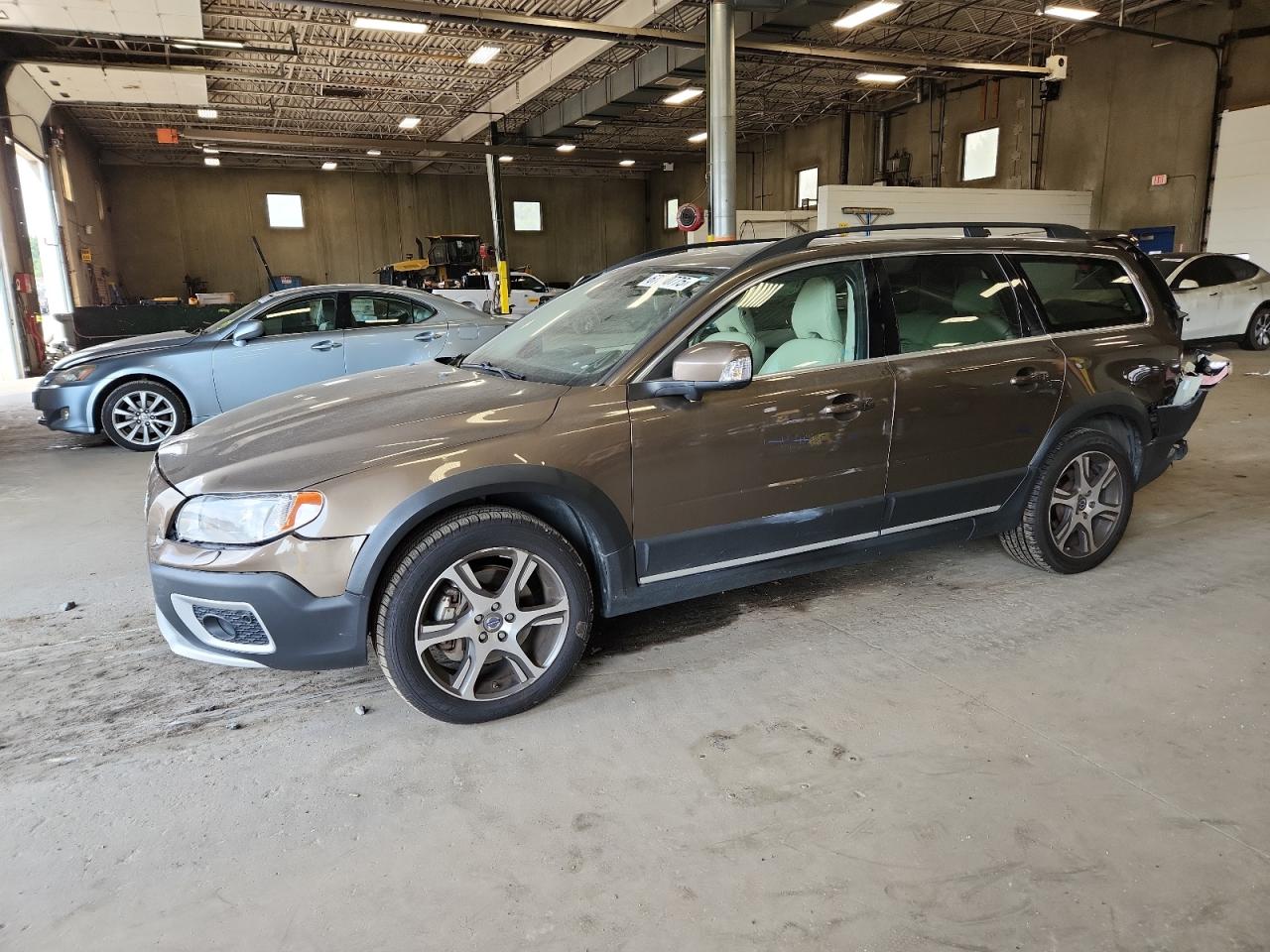 VOLVO XC70 T6