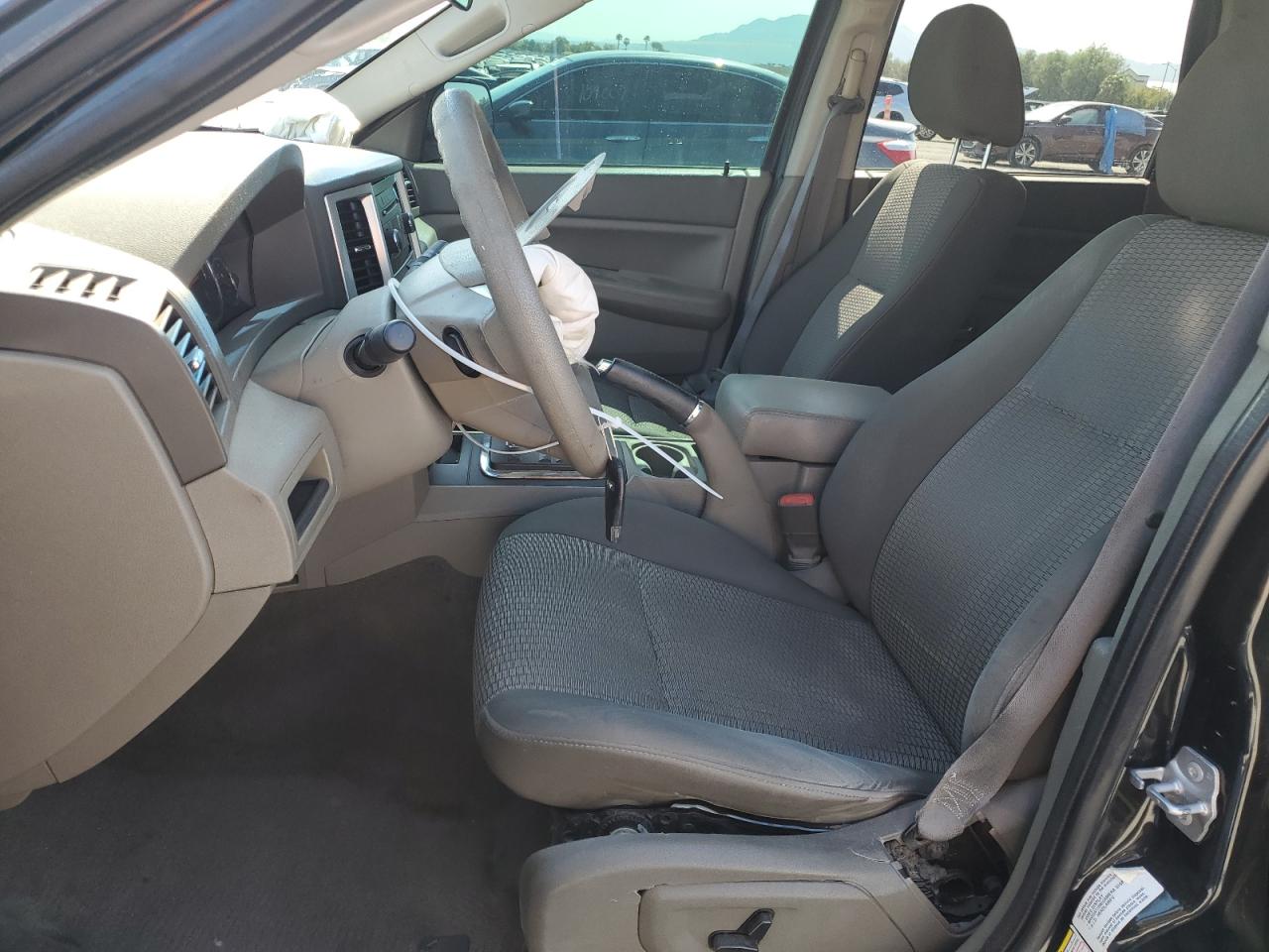 JEEP GRAND CHEROKEE LAREDO