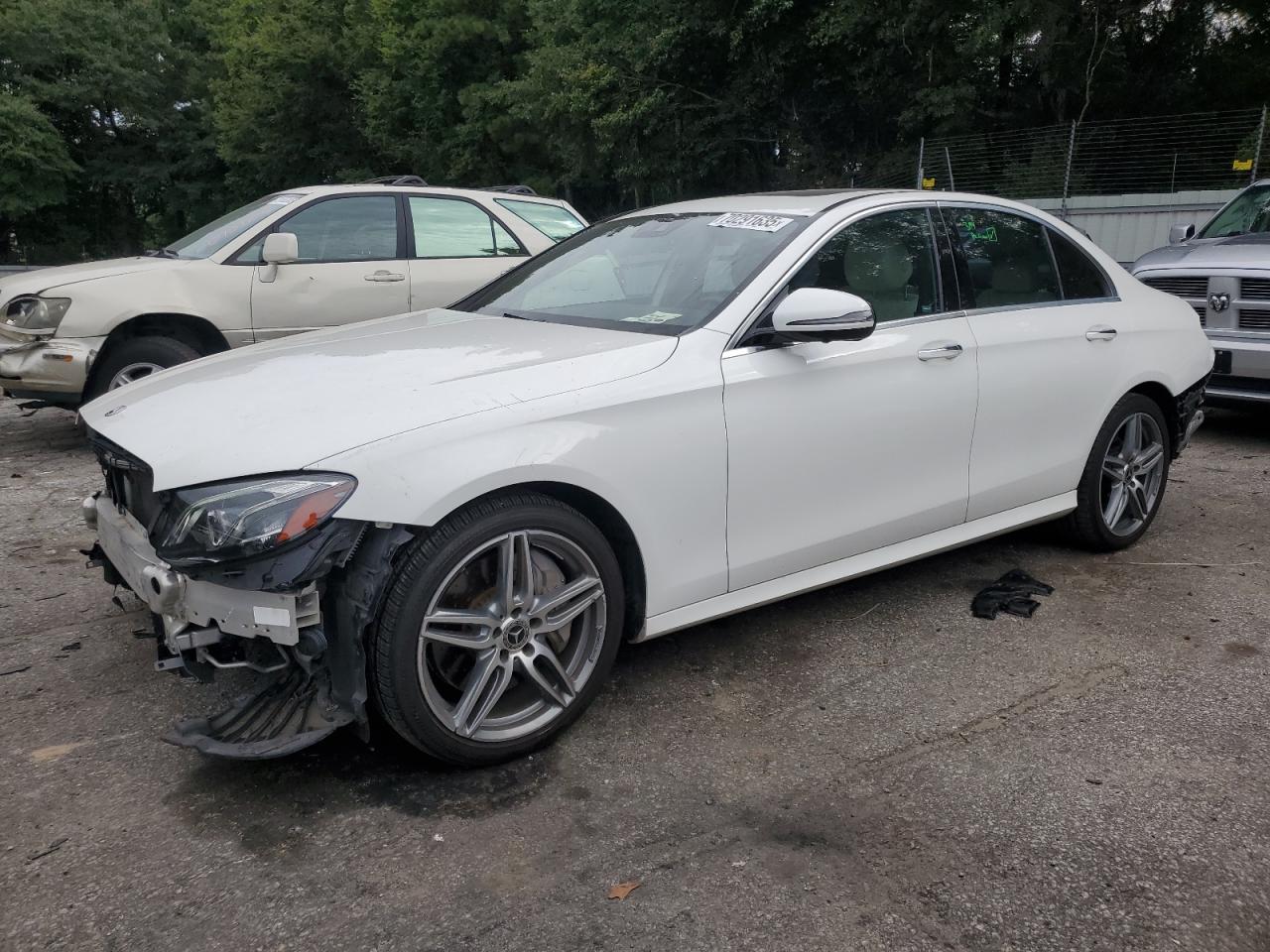MERCEDES-BENZ E-CLASS 300