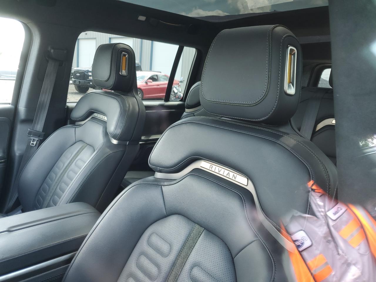 RIVIAN R1S LAUNCH EDITION