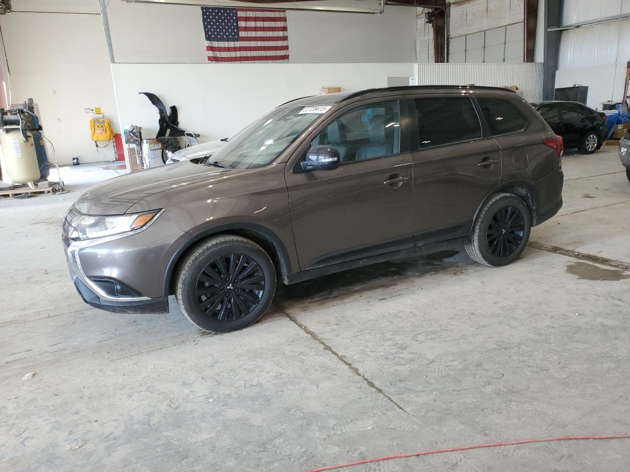 MITSUBISHI OUTLANDER SE