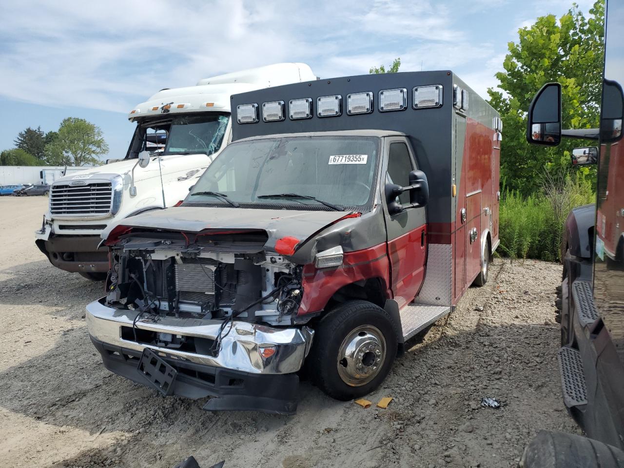 FORD ECONOLINE E450 SUPER DUTY CUTAWAY VAN