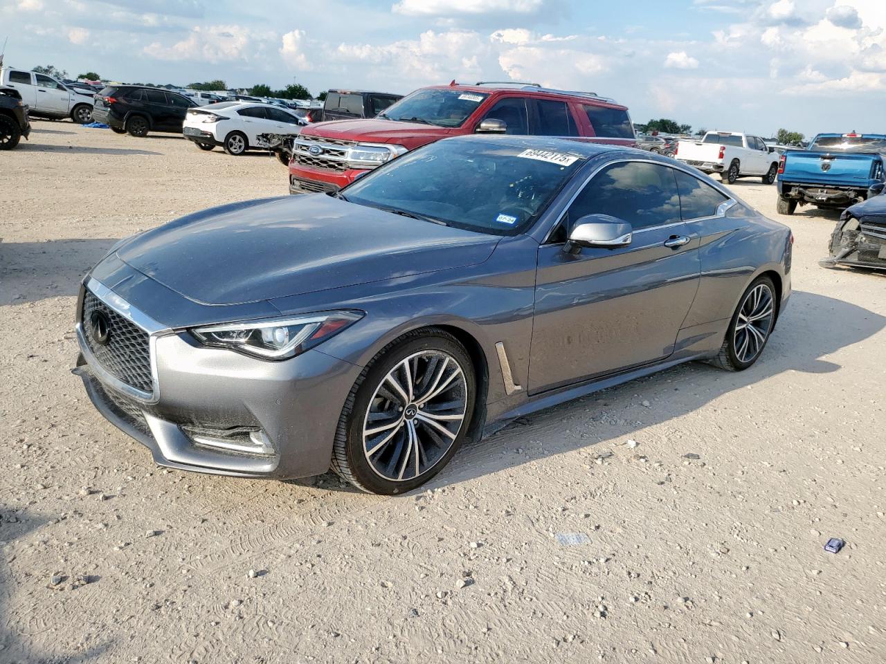 INFINITI Q60 LUXE